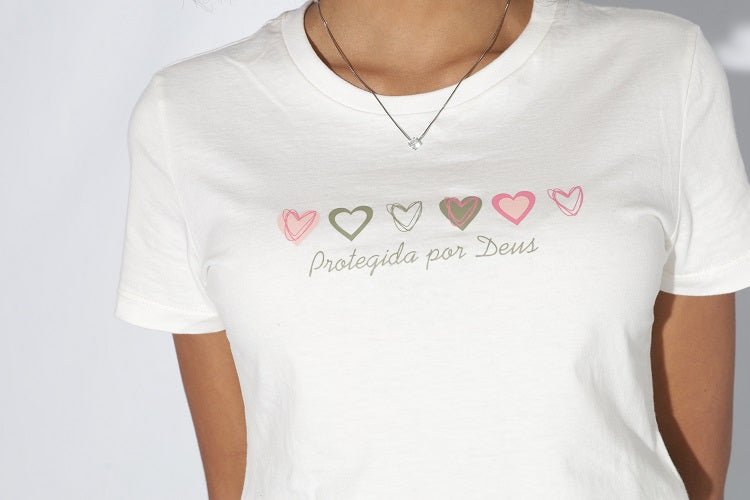 Camiseta Baby Look Feminino Manga Curta - Protegida por Deus - Off-White - iesustore