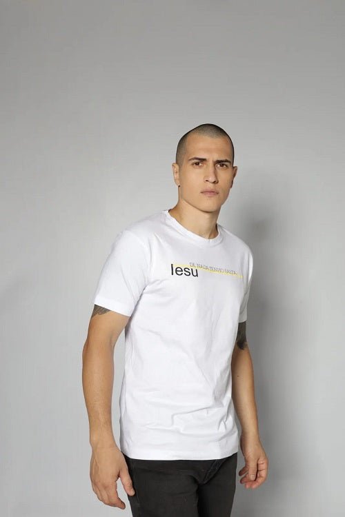 Camiseta Básica Unissex Manga Curta - De Nada Tenho Falta - iesustore