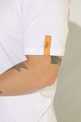 Camiseta Básica Unissex Manga Curta - Salmo 91:7 - Branca - iesustore