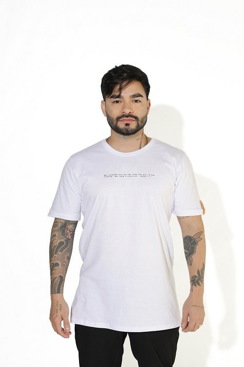 Camiseta Básica Unissex Manga Curta - Salmo 91:7 - Branca - iesustore