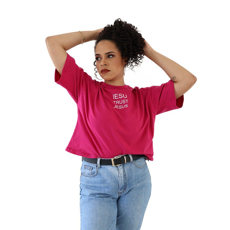 Camiseta Cropped Oversized Feminino Manga Curta - IESU. Trust. Jesus - Pink - iesustore