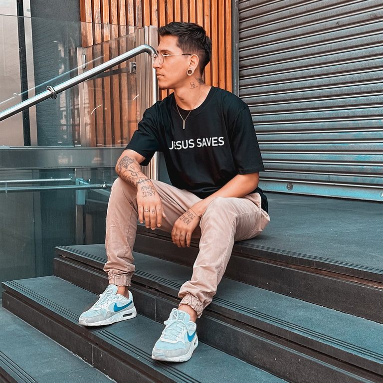Camiseta IESU Básica - Jesus Saves - Unissex - iesustore