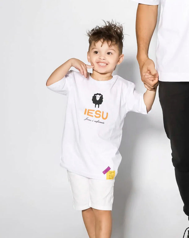 Camiseta Oversized Infantil Manga Curta - Jesus é Suficiente - iesustore