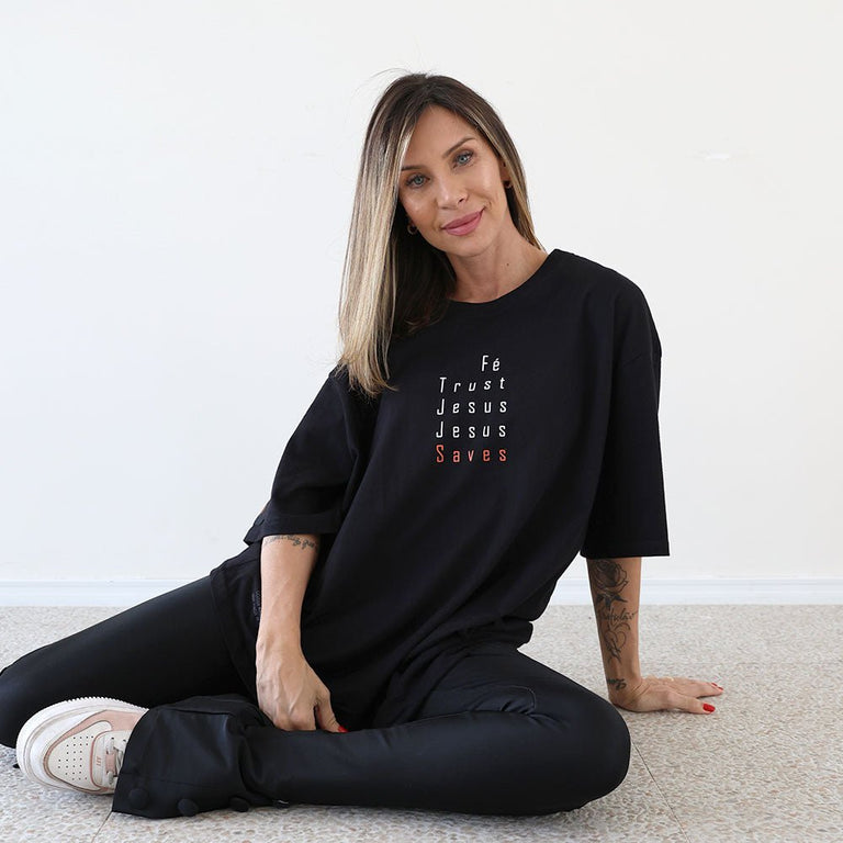 Camiseta Oversized Unissex Manga Curta - Fé, Trust, Jesus Saves - Preta - iesustore